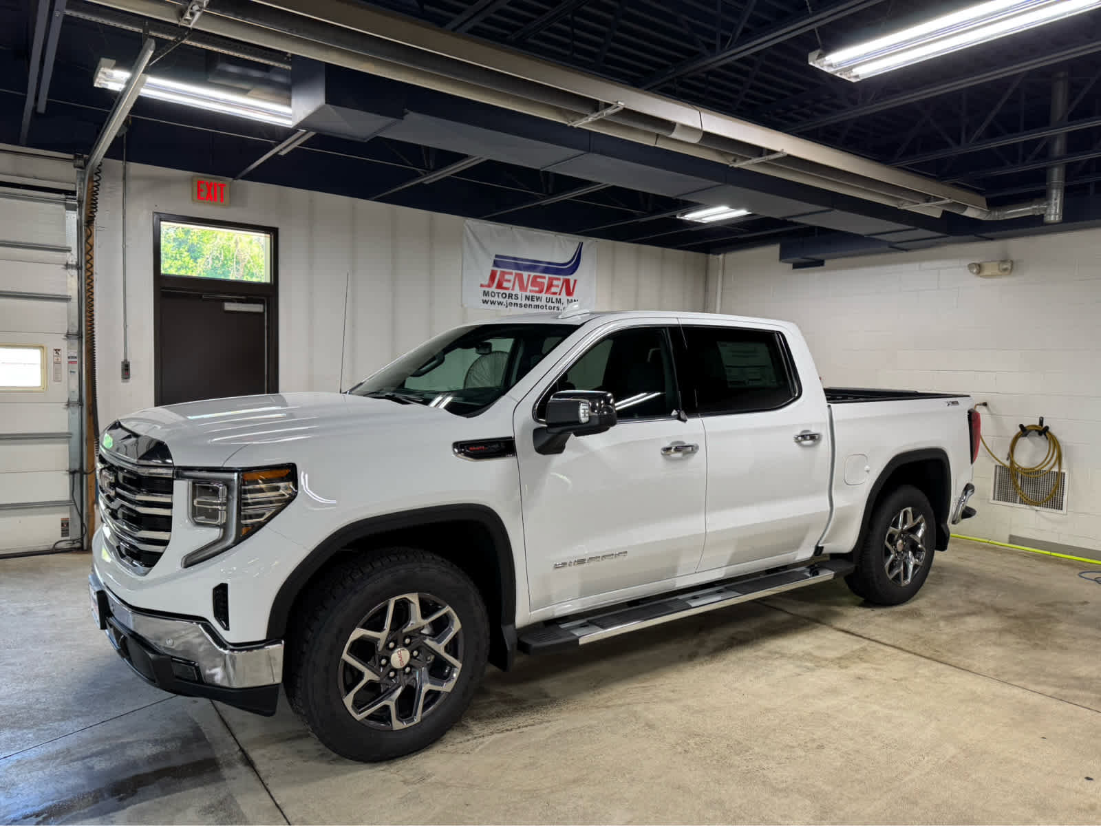 New 2026 GMC Sierra 1500 SLT w/ SLT Premium Plus Package image 1