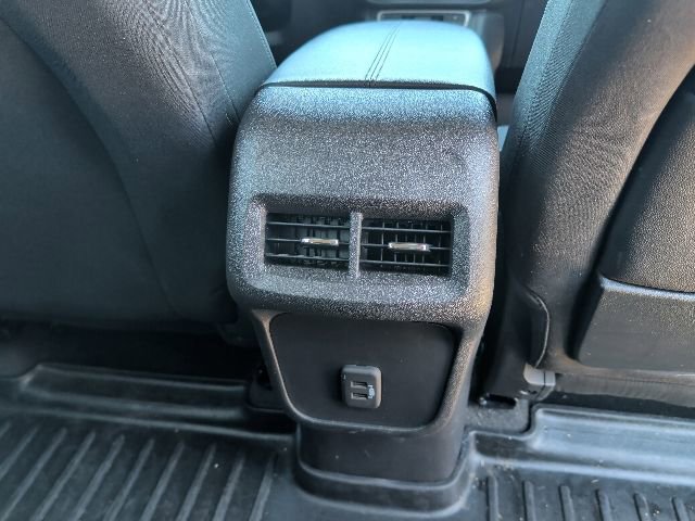 Used 2022 GMC Terrain SLE w/ Driver Convenience Package FWD image 11