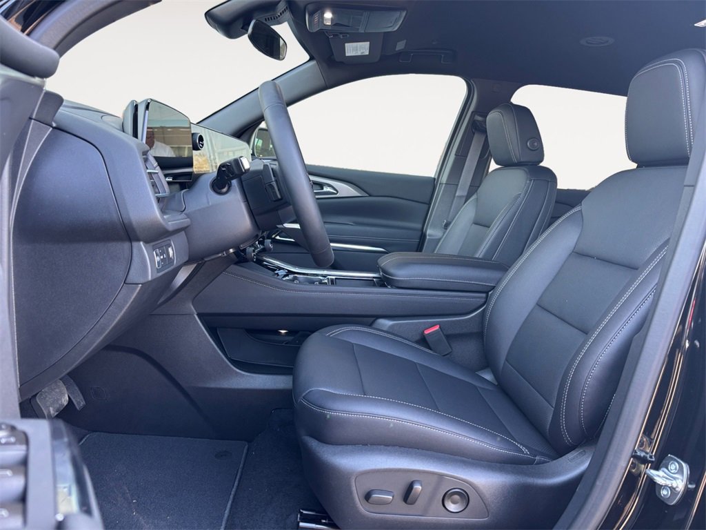 New 2026 Chevrolet Traverse LT image 9