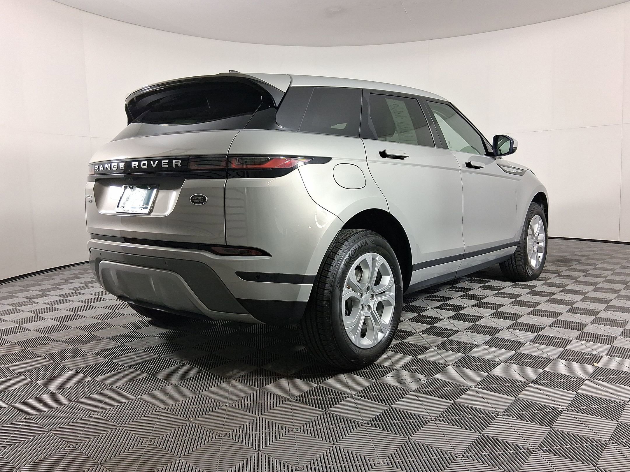 Used 2020 Land Rover Range Rover Evoque S image 9