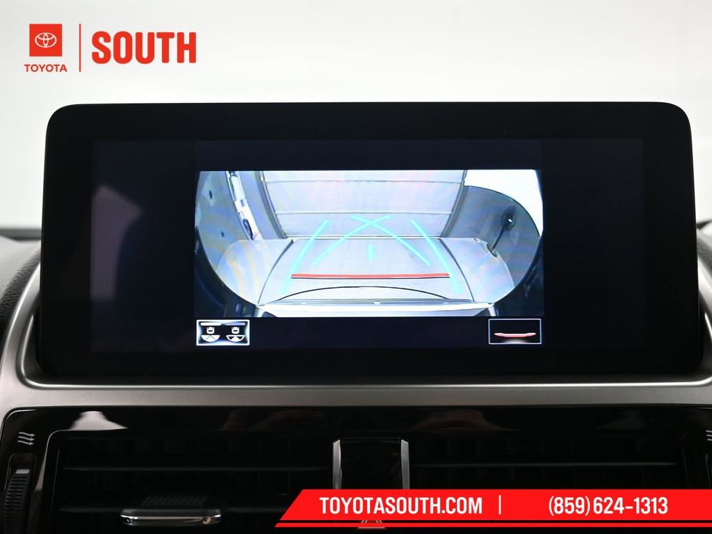 Used 2023 Lexus GX 460 Premium w/ Premium Package image 18
