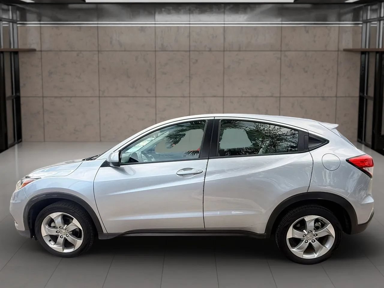 Used 2019 Honda HR-V LX image 7