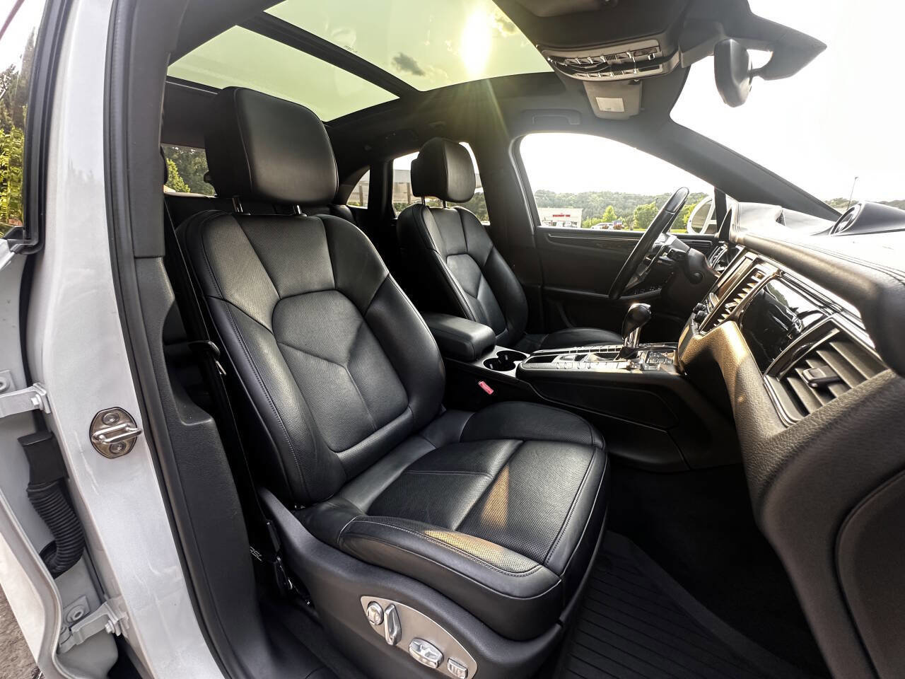 Used 2016 Porsche Macan S image 10