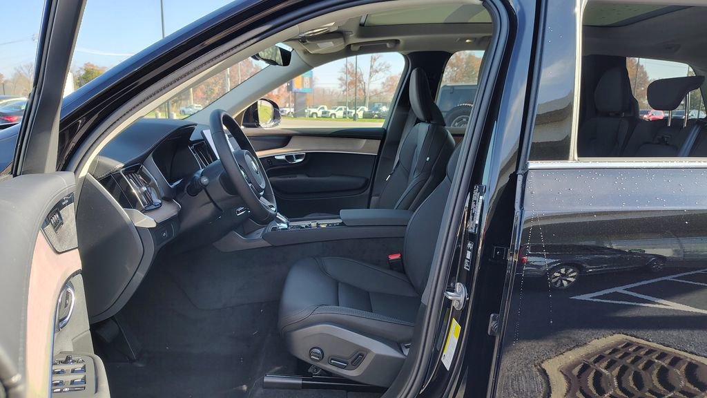 New 2026 Volvo XC90 B6 Plus image 7
