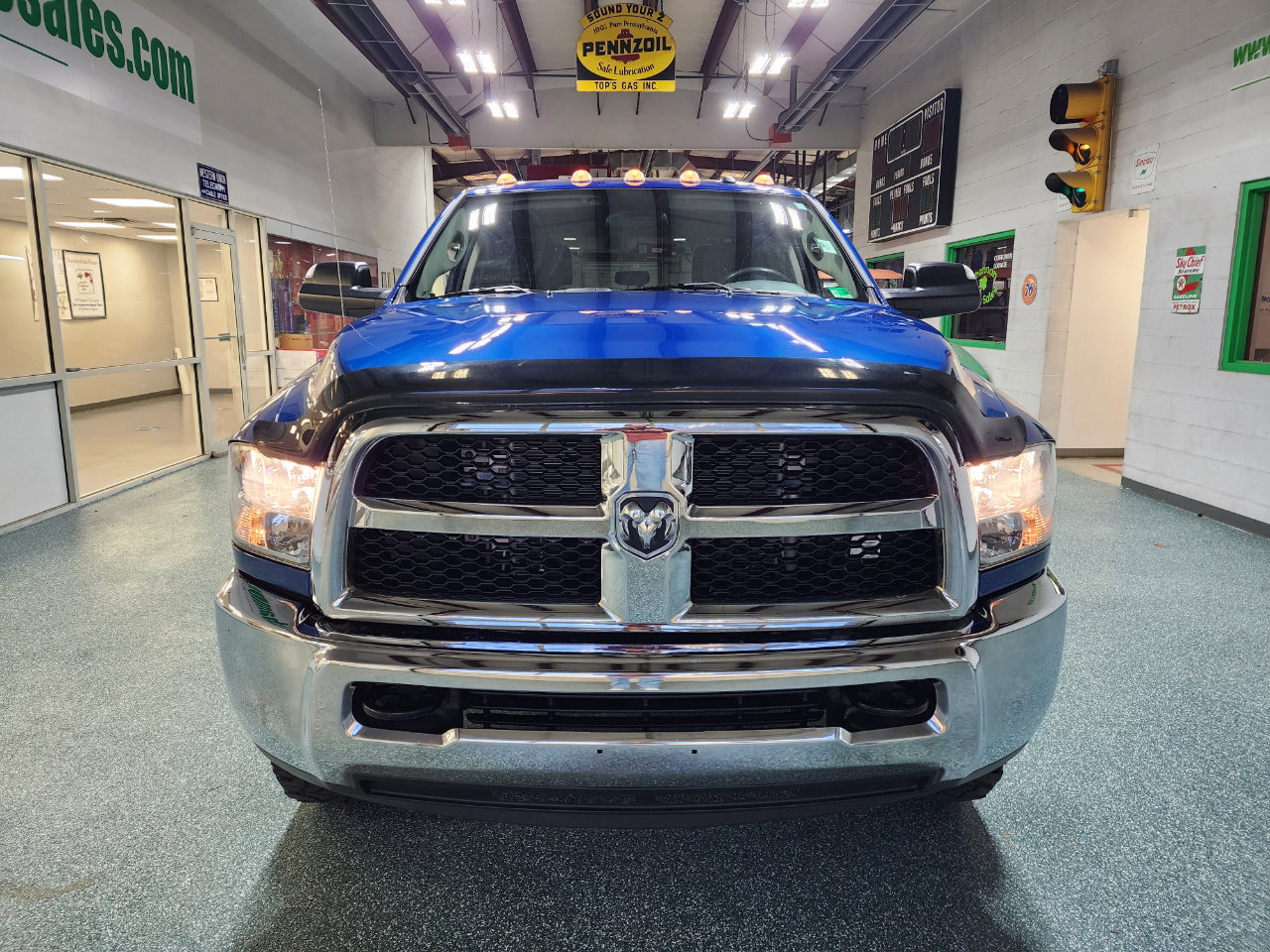 Used 2017 RAM 2500 Tradesman w/ Chrome Appearance Group image 3