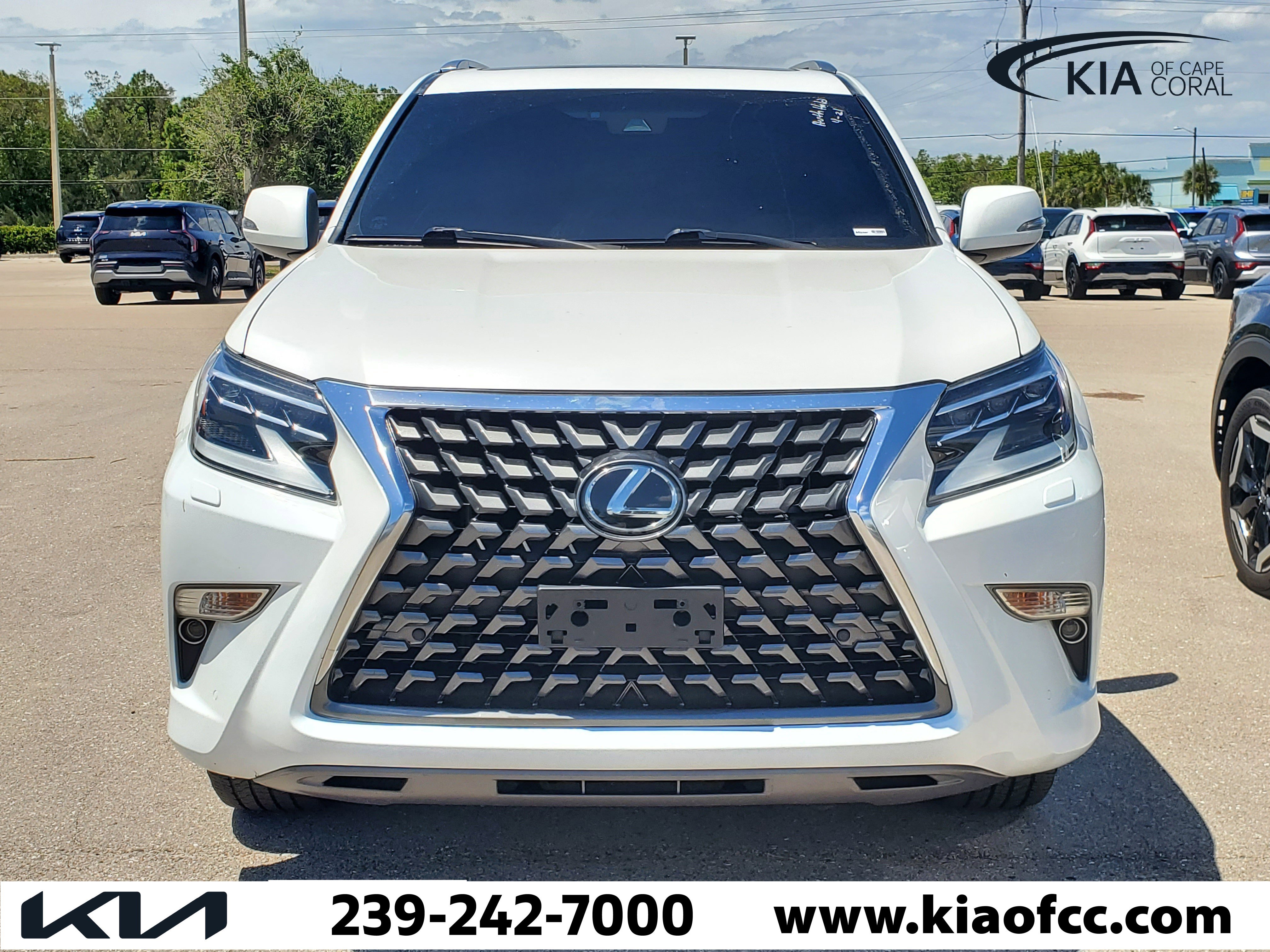 Used 2020 Lexus GX 460 Premium w/ Premium Package image 2