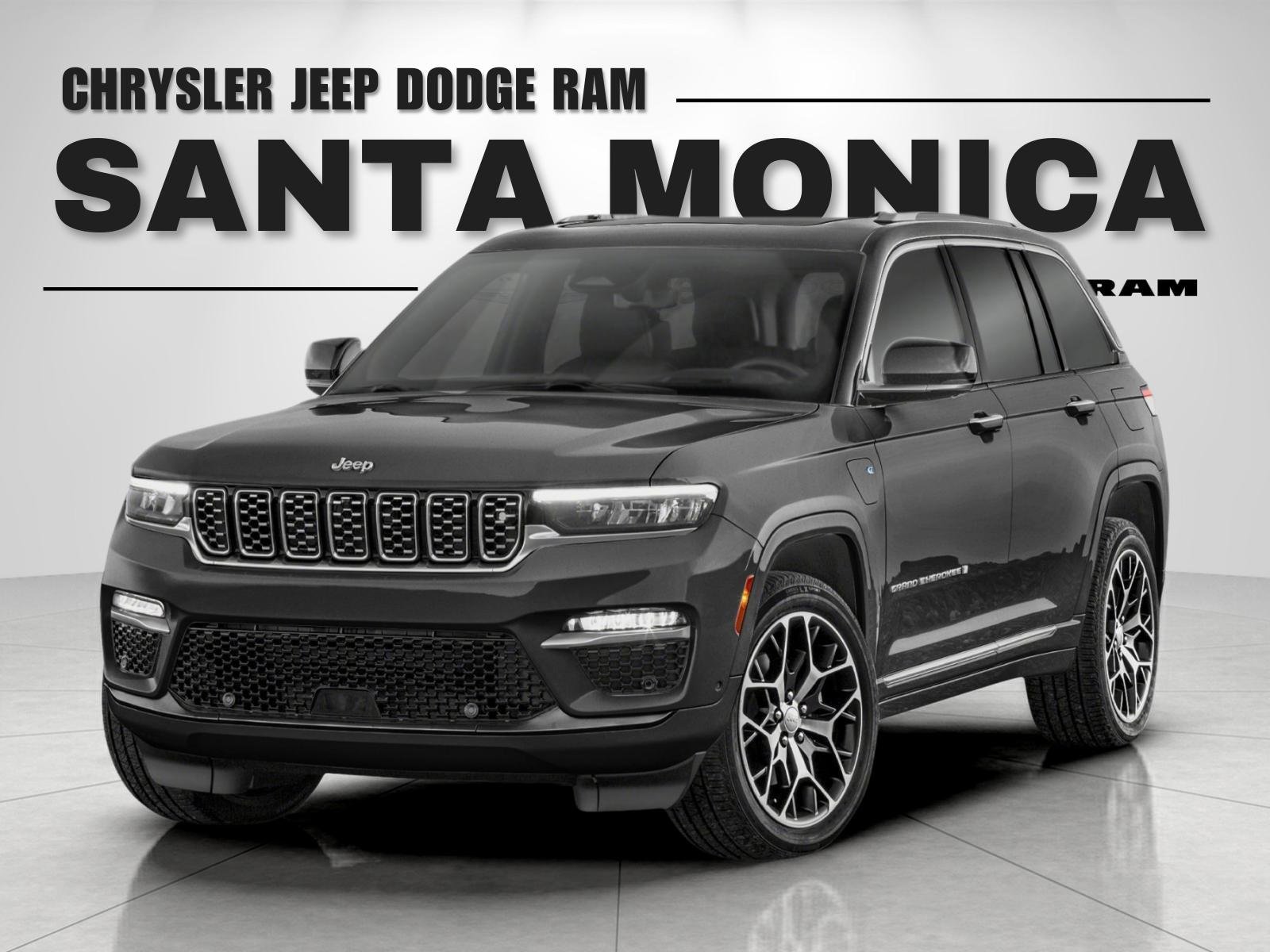 New 2022 Jeep Grand Cherokee Trailhawk w/ Luxury Tech Group III image 2