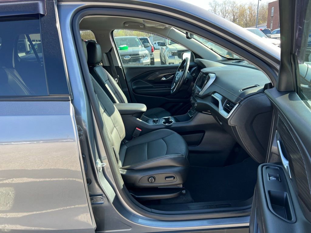 Used 2021 GMC Terrain SLT w/ Elevation Edition image 22