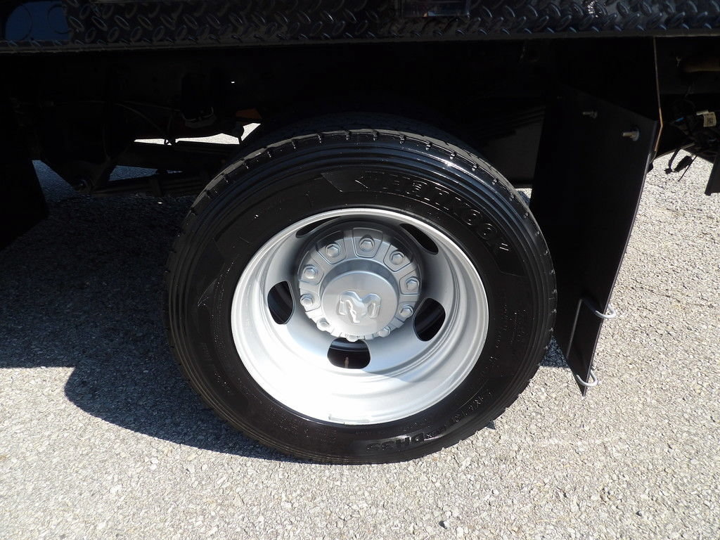 Used 2024 RAM 5500 Tradesman w/ Chrome Appearance Group AWD/4WD image 56