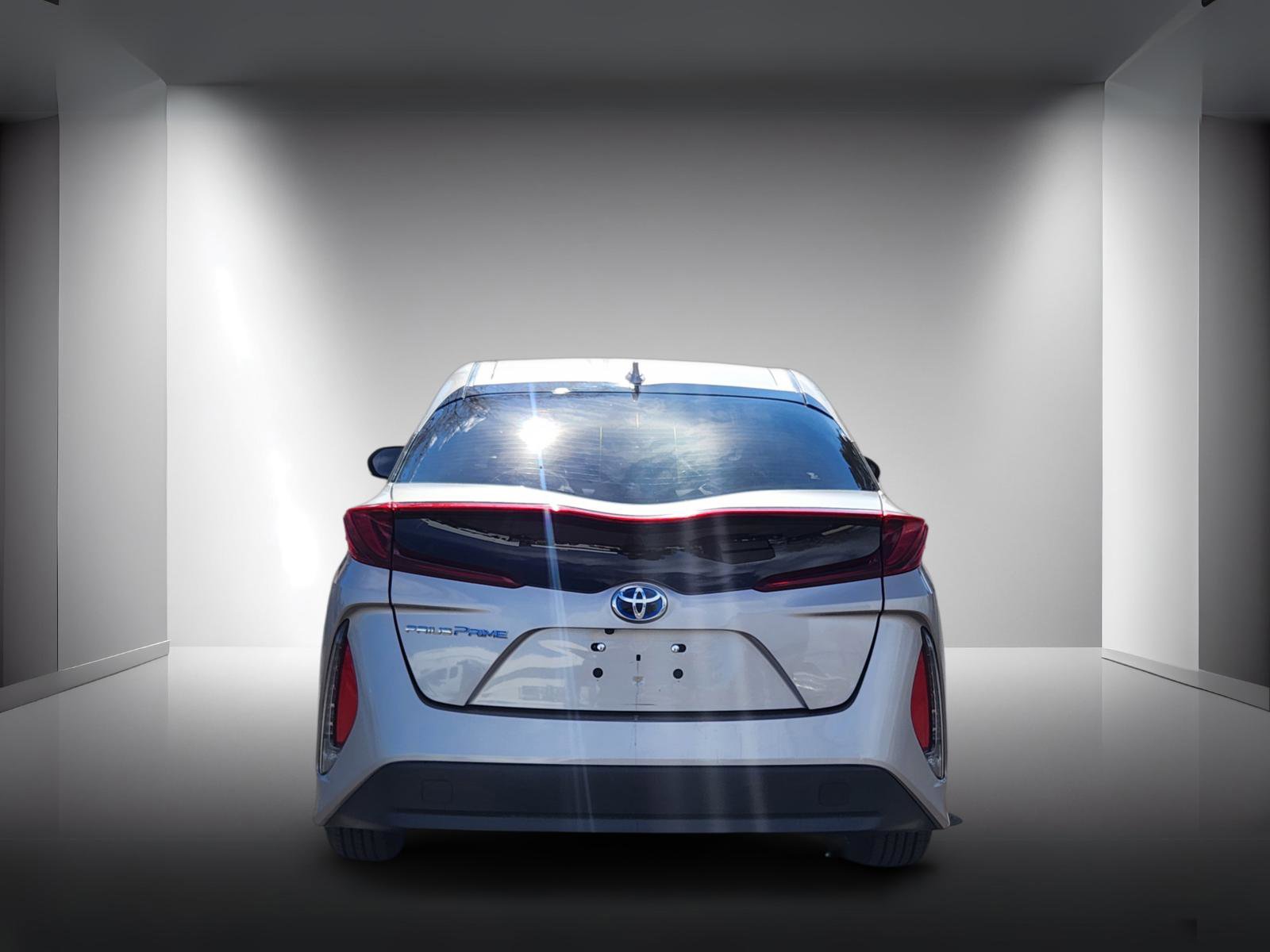 Used 2018 Toyota Prius Prime Premium image 6