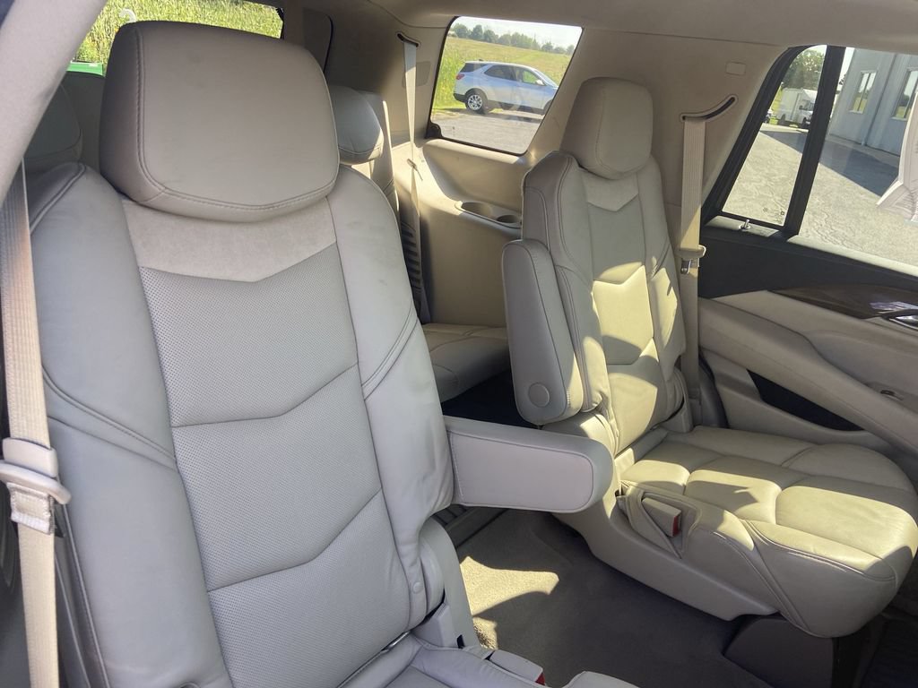 Certified 2020 Cadillac Escalade Premium Luxury AWD/4WD image 13