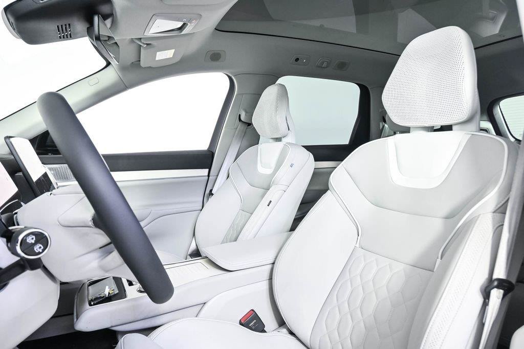 Certified 2025 Volvo EX90 Ultra AWD/4WD image 7