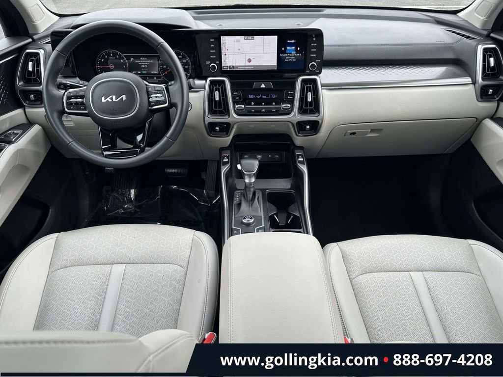 Certified 2023 Kia Sorento S w/ Panoramic Sunroof Package FWD image 11