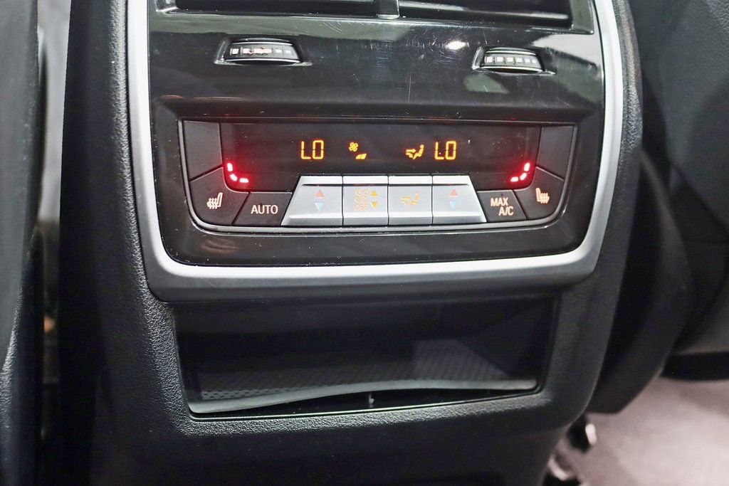 Used 2022 BMW X5 M50i image 30