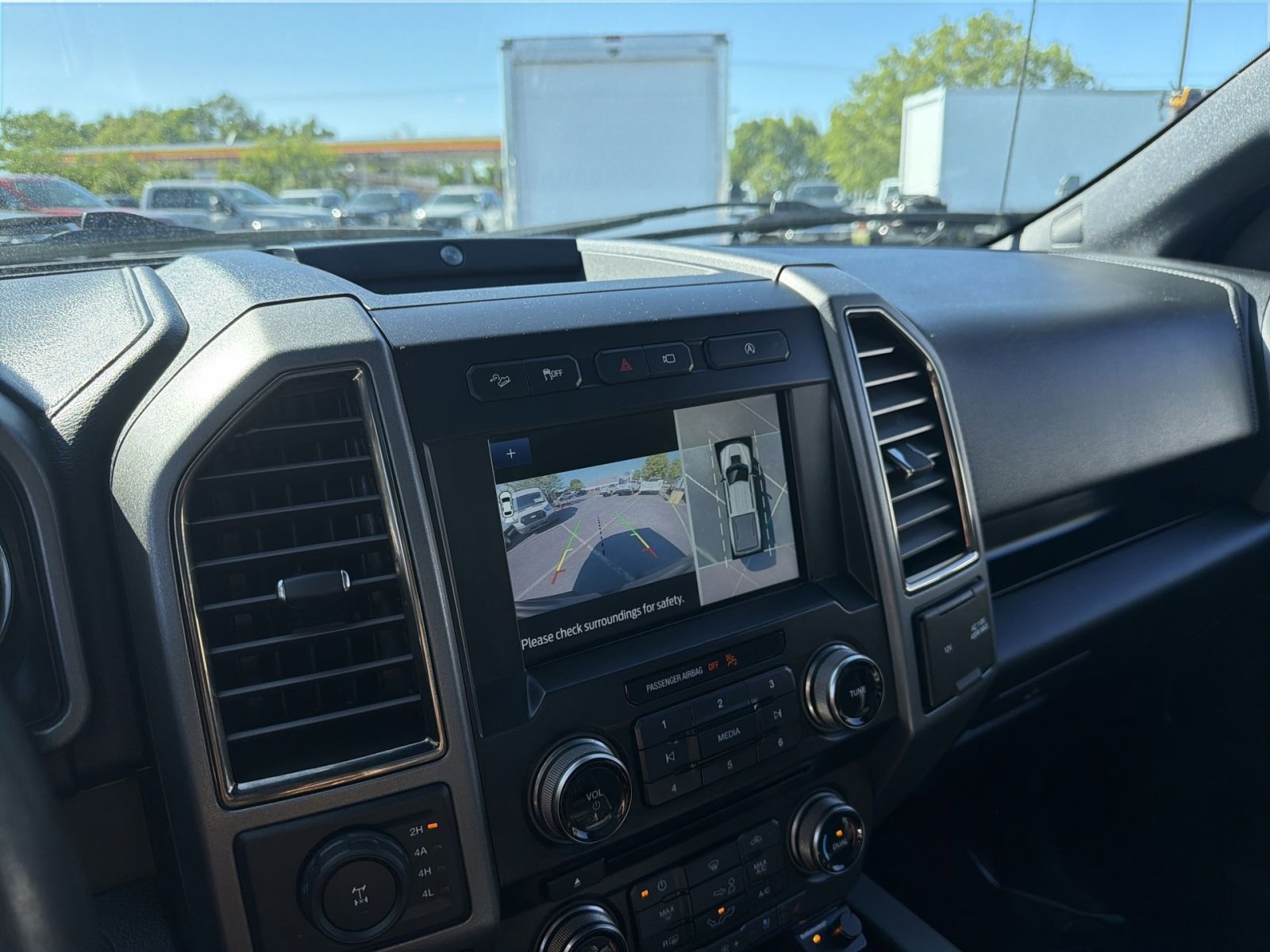 Used 2018 Ford F150 Raptor w/ Equipment Group 802A Luxury AWD/4WD image 34