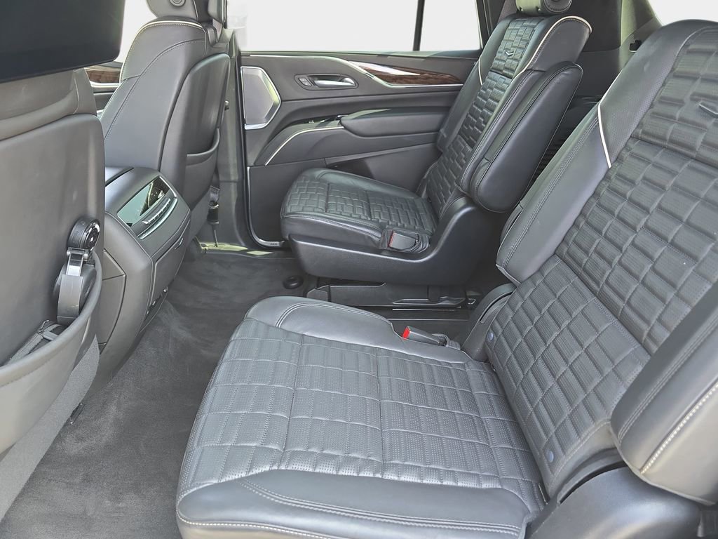 Used 2022 Cadillac Escalade Sport Platinum w/ LPO, ONYX Package AWD/4WD image 19