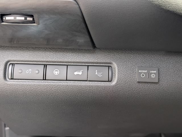 New 2026 Nissan Pathfinder Platinum w/ Accent Package AWD/4WD image 24