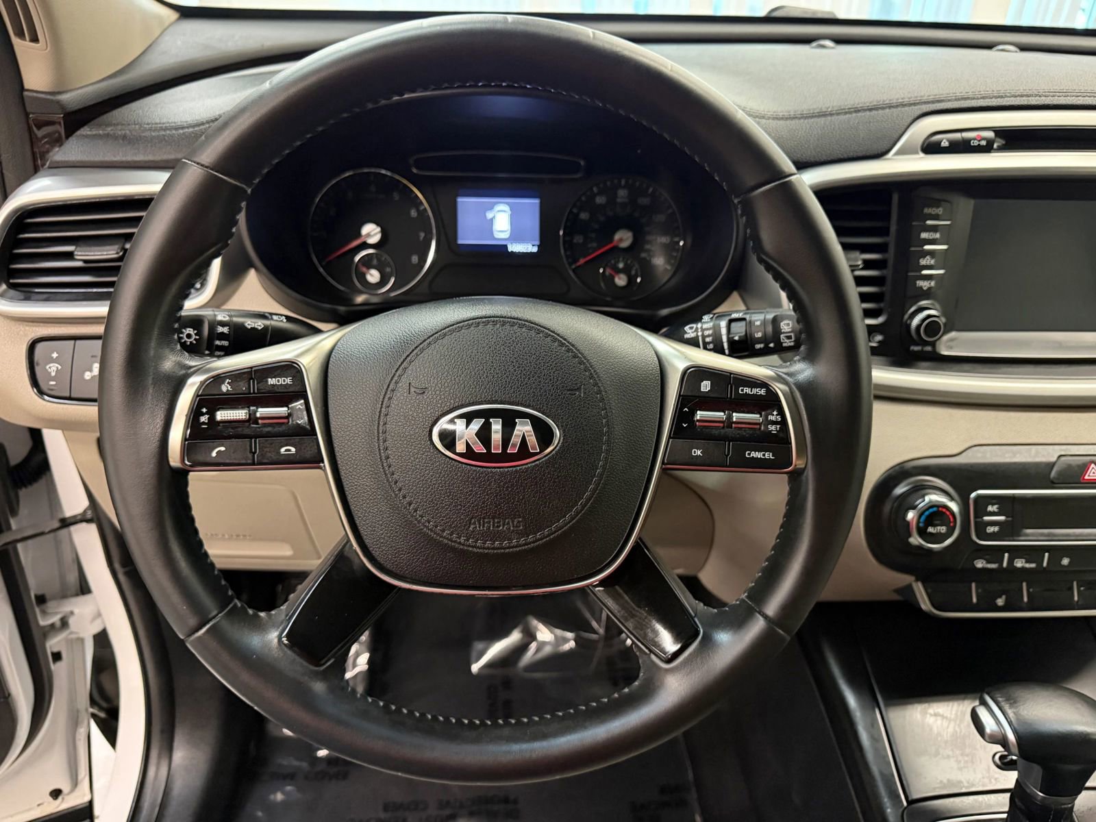 Used 2019 Kia Sorento LX w/ LX Convenience Package image 31