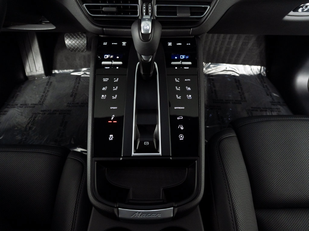 Certified 2026 Porsche Macan S AWD/4WD image 27