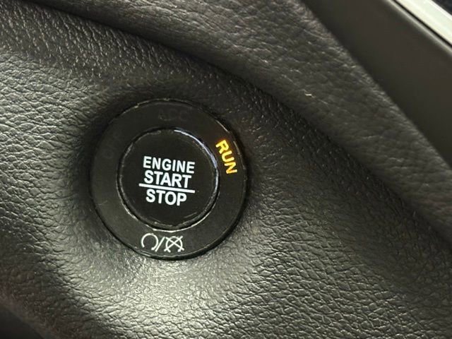 Used 2019 Jeep Cherokee Limited AWD/4WD image 23