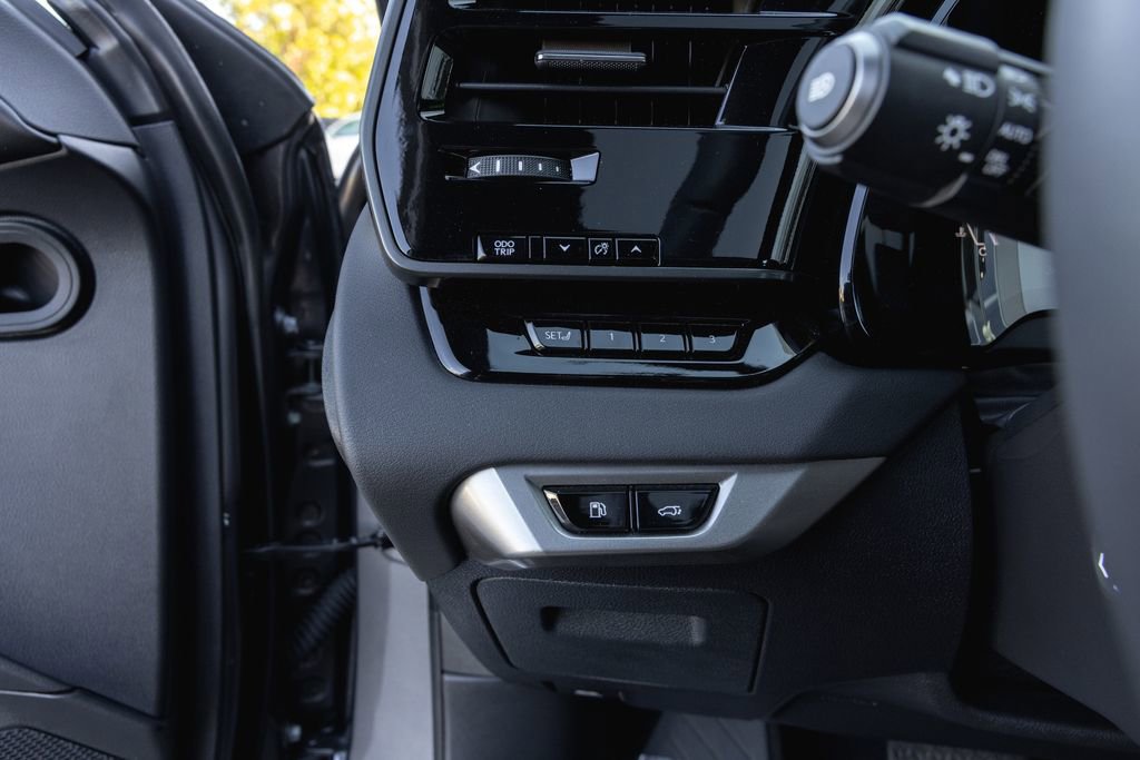 Used 2023 Lexus RX 350 w/ Cold Area Package image 14