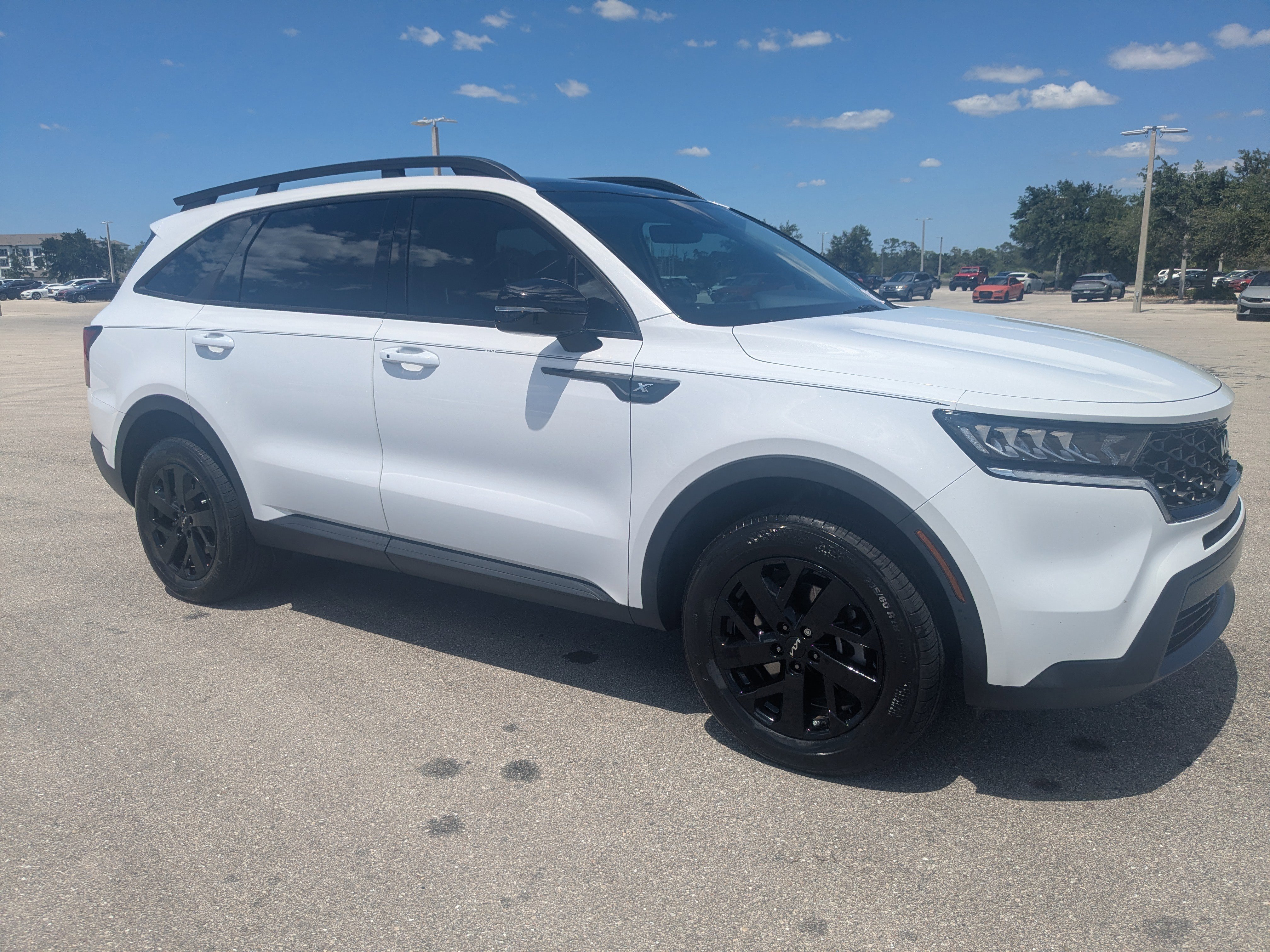 Certified 2023 Kia Sorento S w/ Panoramic Sunroof Package image 2