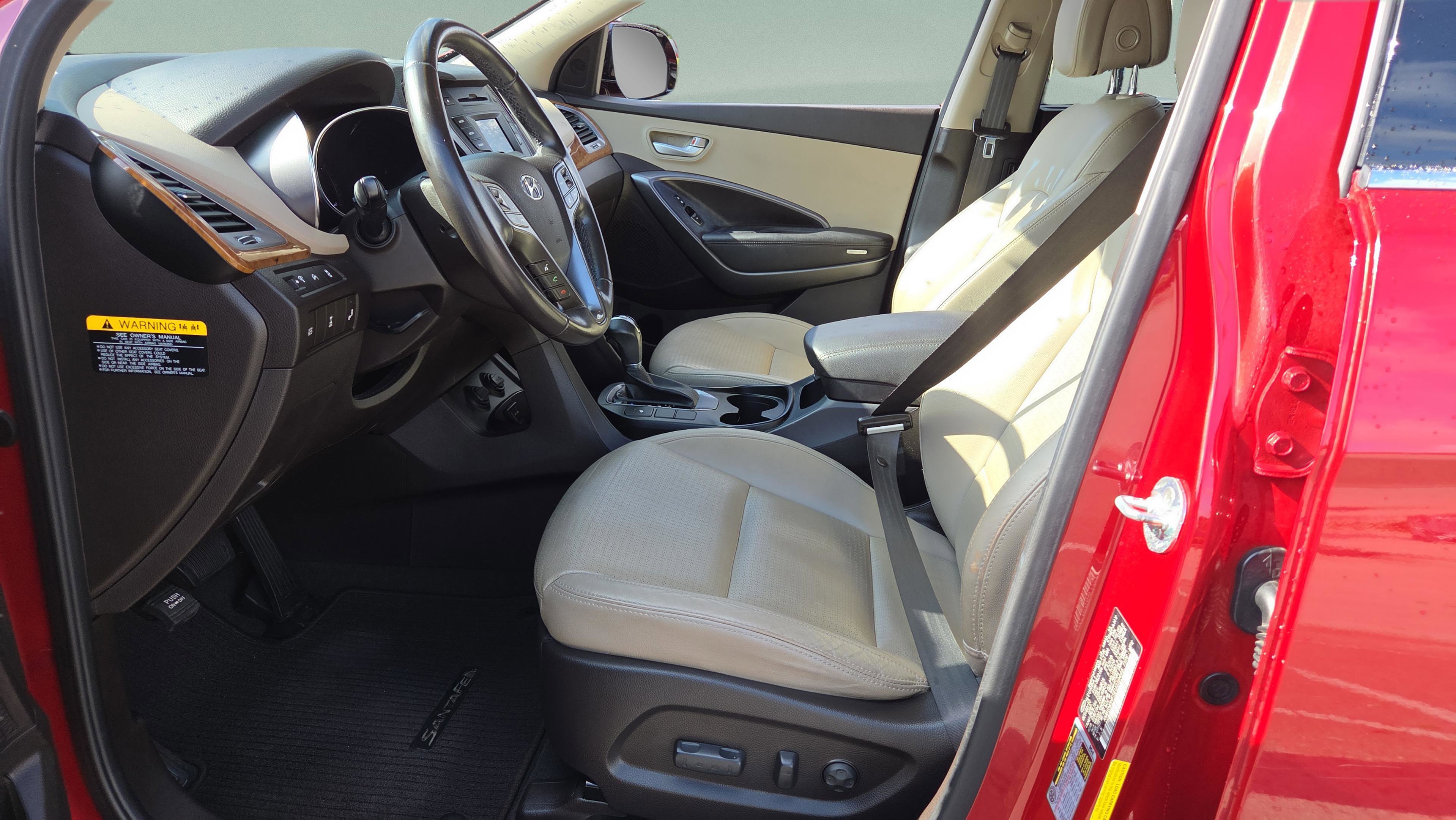 Used 2014 Hyundai Santa Fe GLS image 17