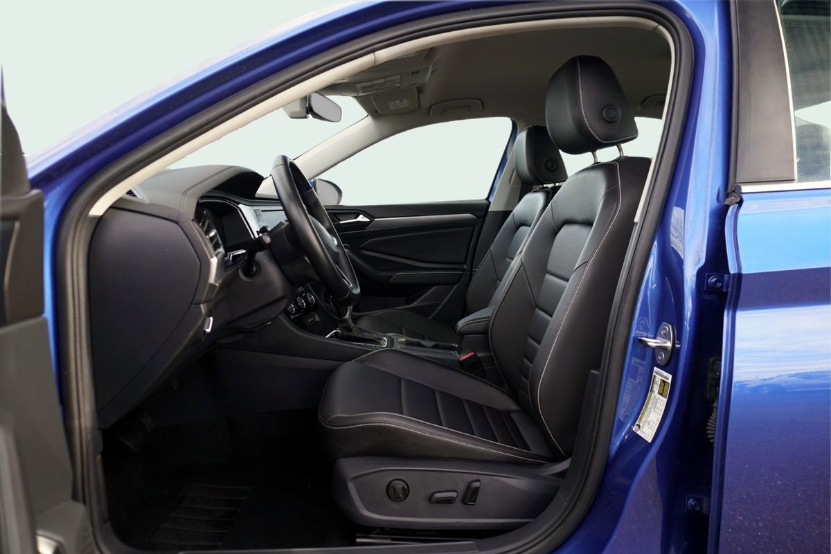 Used 2024 Volkswagen Jetta SE image 18