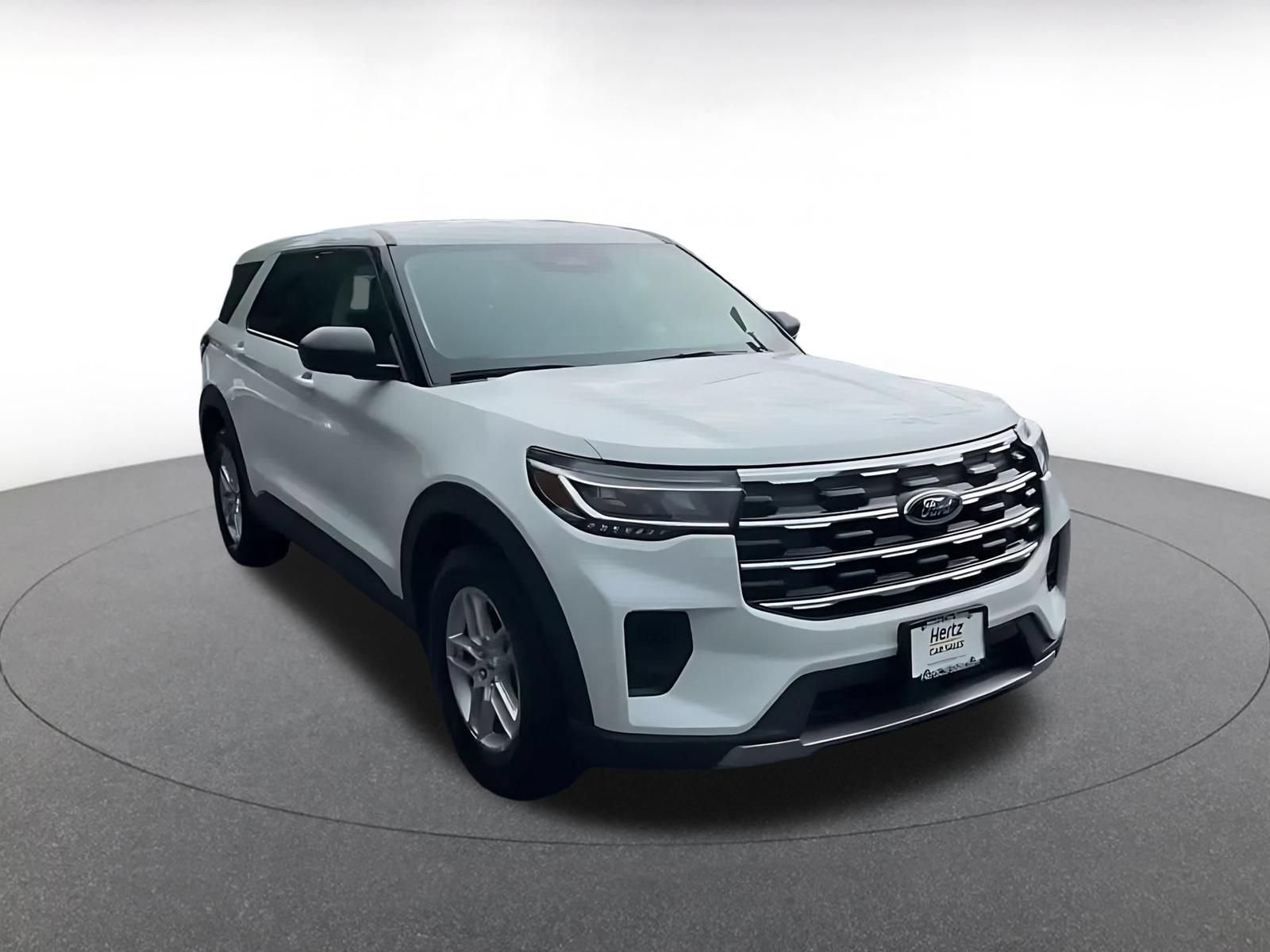 Used 2026 Ford Explorer Active AWD/4WD image 3