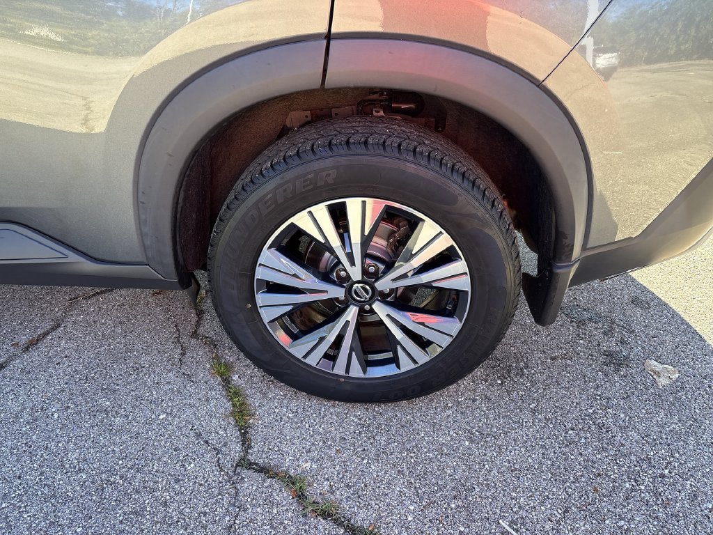 Certified 2021 Nissan Rogue SV FWD image 16