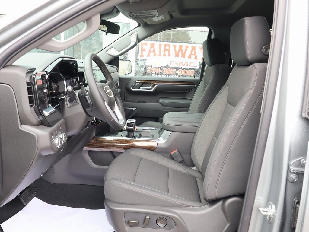 New 2026 GMC Sierra 1500 Elevation w/ LPO, Elevation Black Package image 14