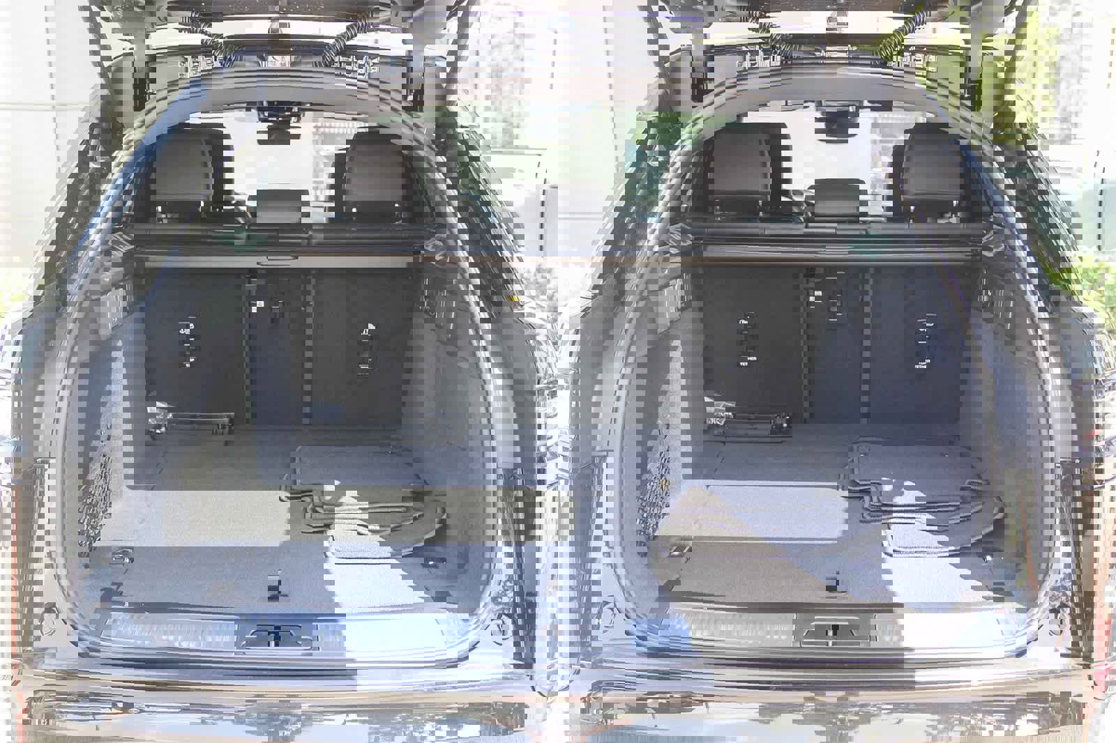 New 2026 Land Rover Range Rover Velar Dynamic SE image 22