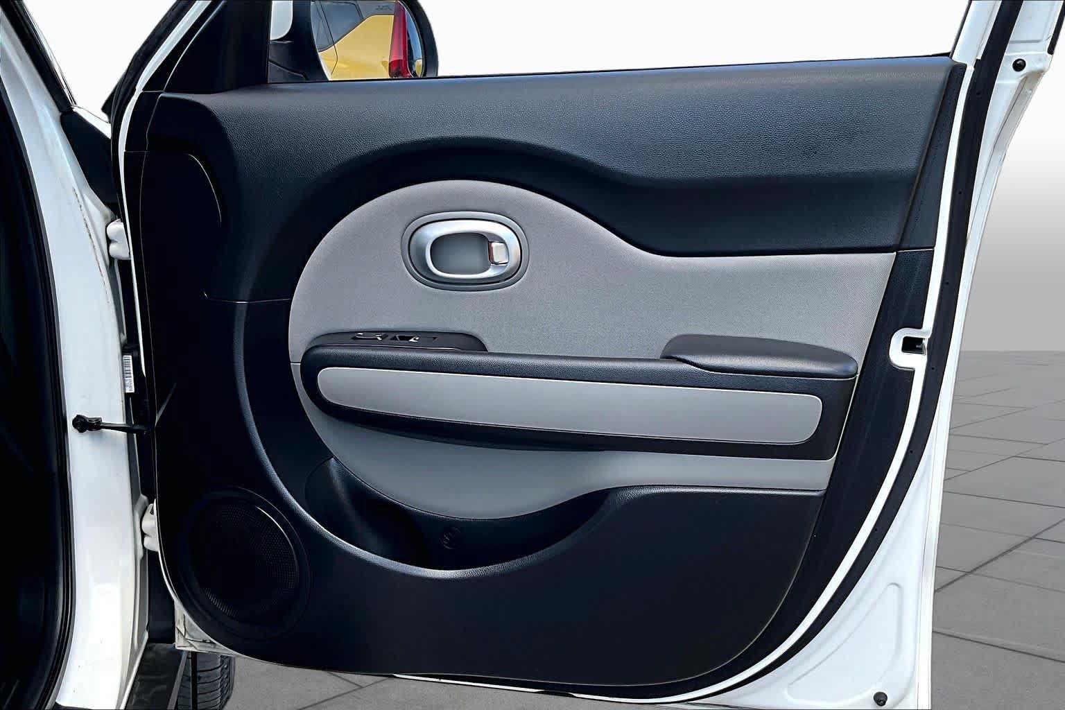 Used 2019 Kia Soul FWD image 22
