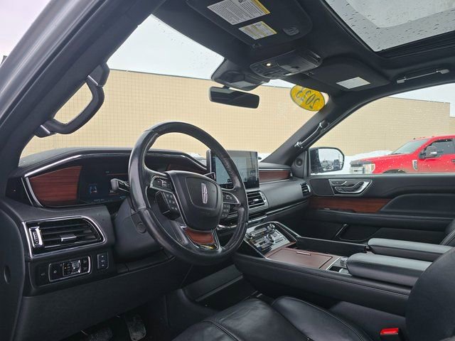 Used 2023 Lincoln Navigator Reserve AWD/4WD image 11