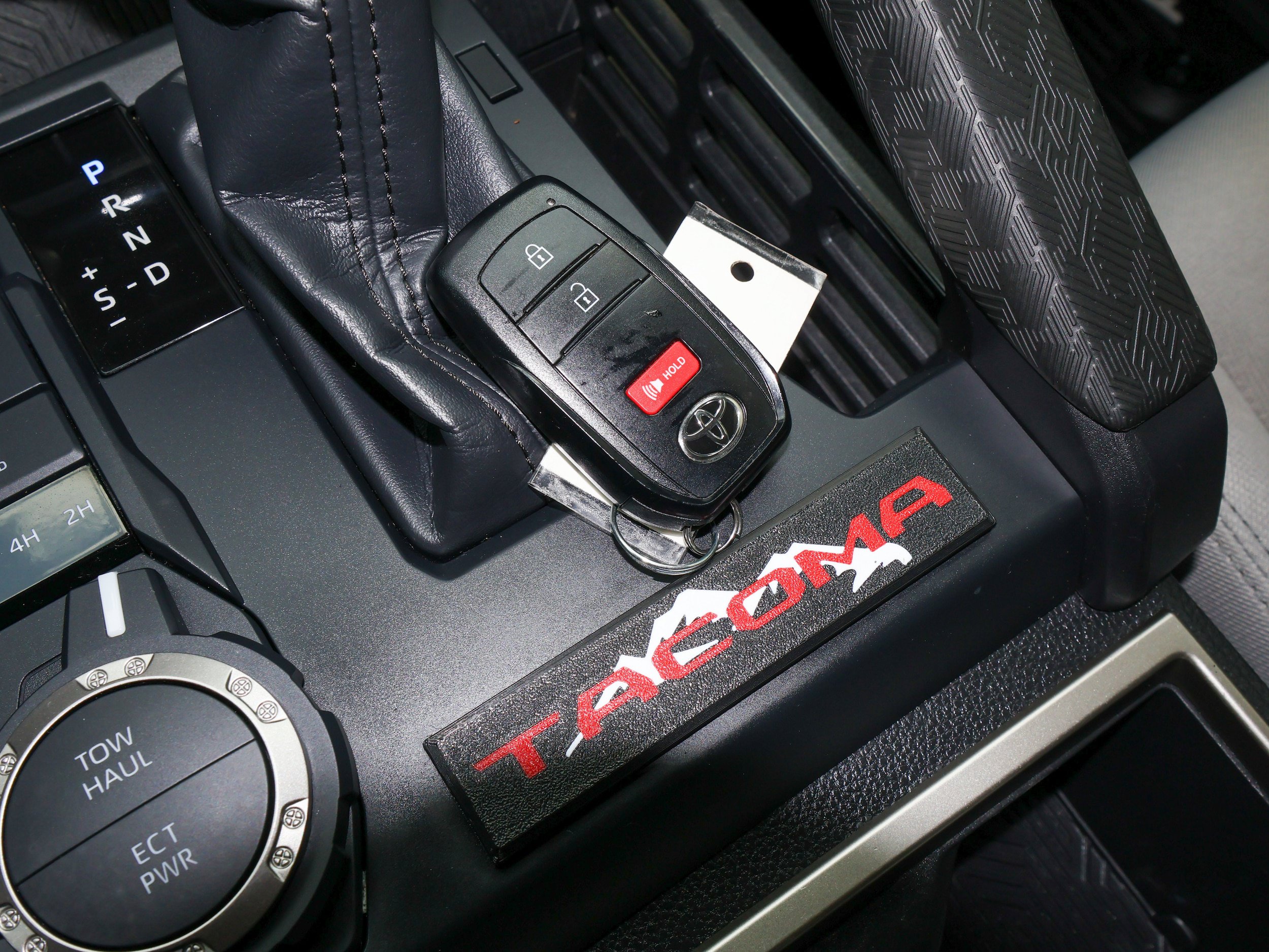 Used 2024 Toyota Tacoma SR5 AWD/4WD image 25