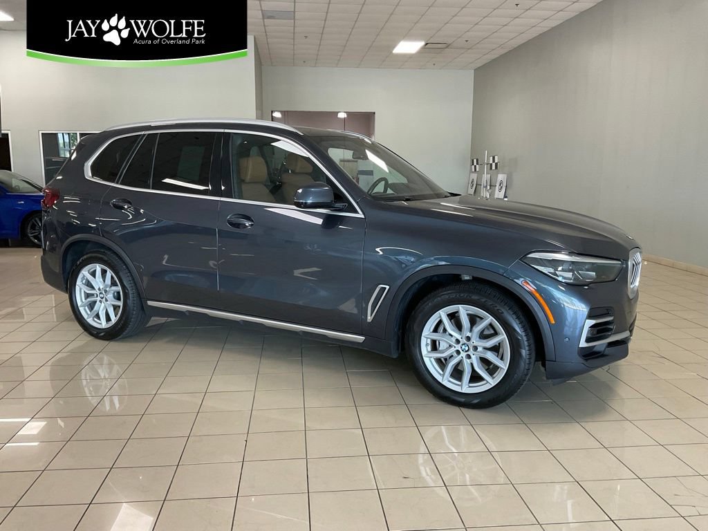 Used 2022 BMW X5 xDrive40i w/ Luxury Seating Package AWD/4WD image 1