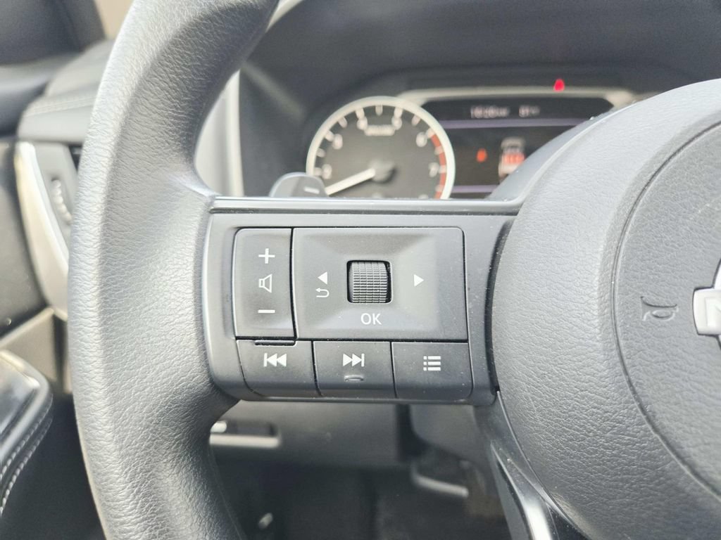 Used 2024 Nissan Rogue SV AWD/4WD image 19