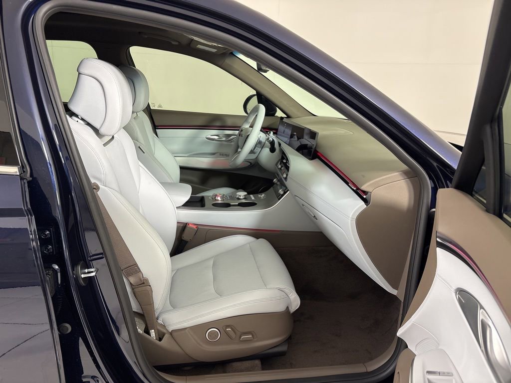 New 2026 Genesis GV70 2.5T Advanced AWD/4WD image 12