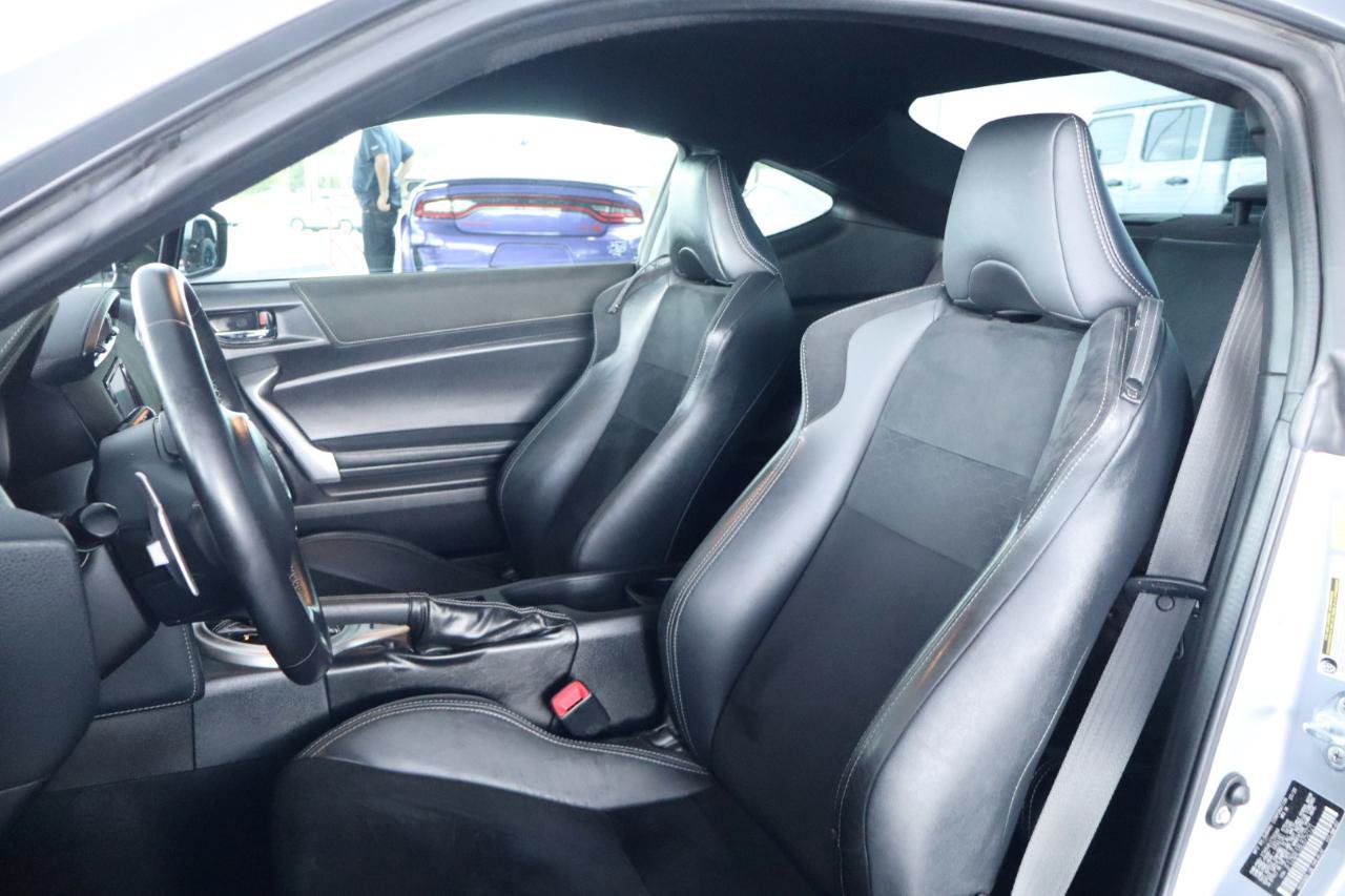 Used 2020 Toyota 86 RWD image 16