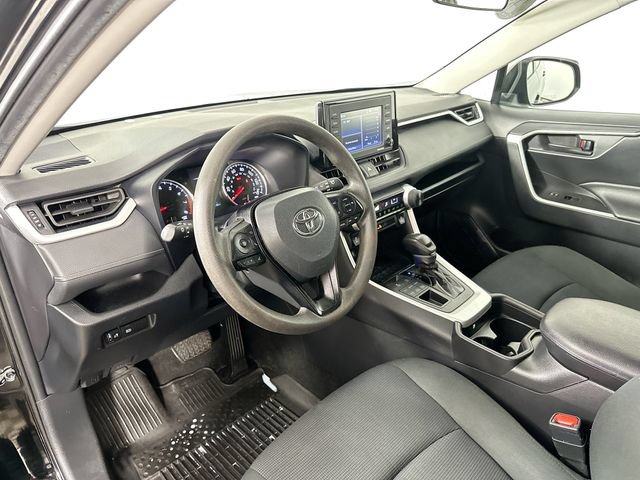 Used 2021 Toyota RAV4 LE AWD/4WD image 9