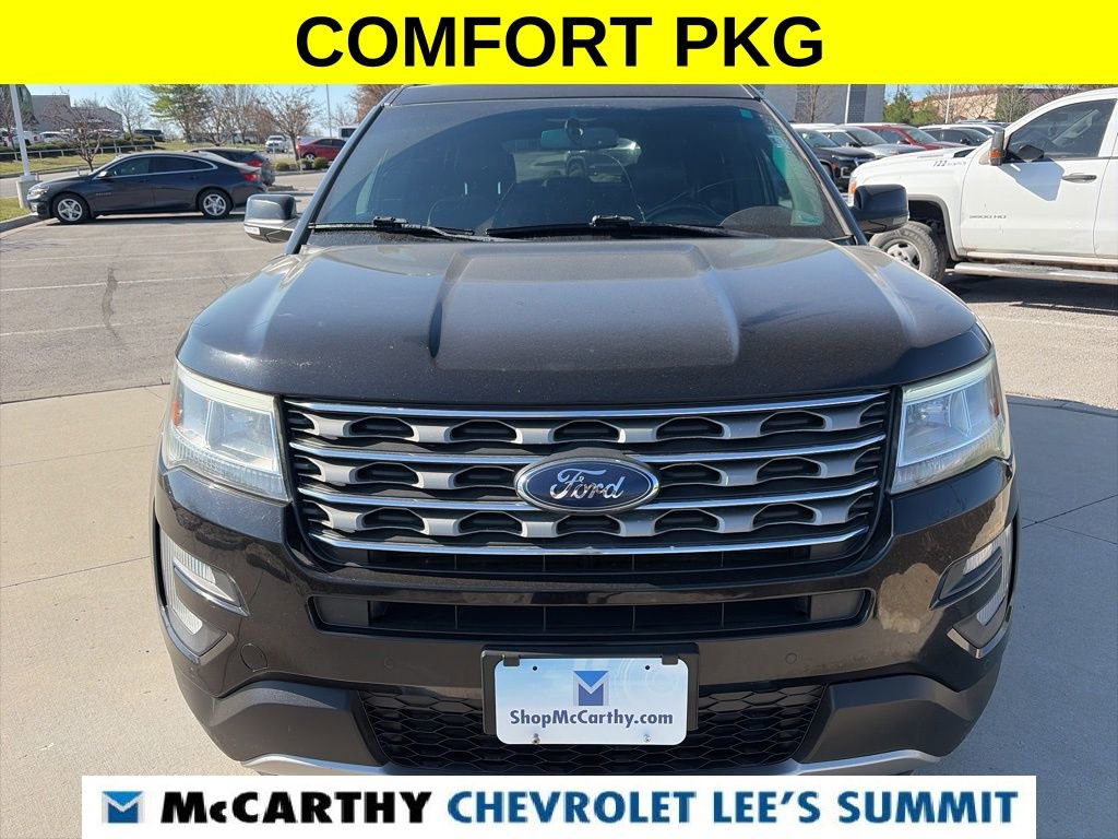 Used 2016 Ford Explorer XLT w/ Equipment Group 202A image 3