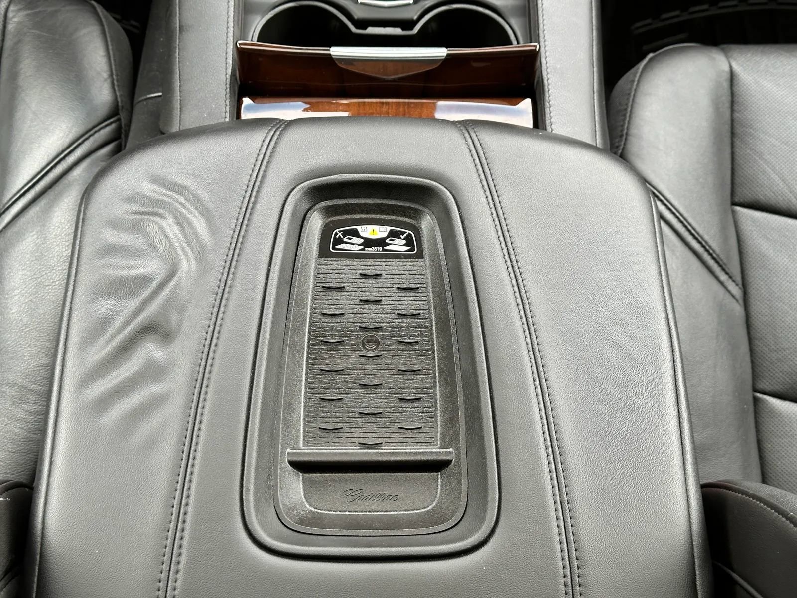 Used 2016 Cadillac Escalade ESV Premium AWD/4WD image 29