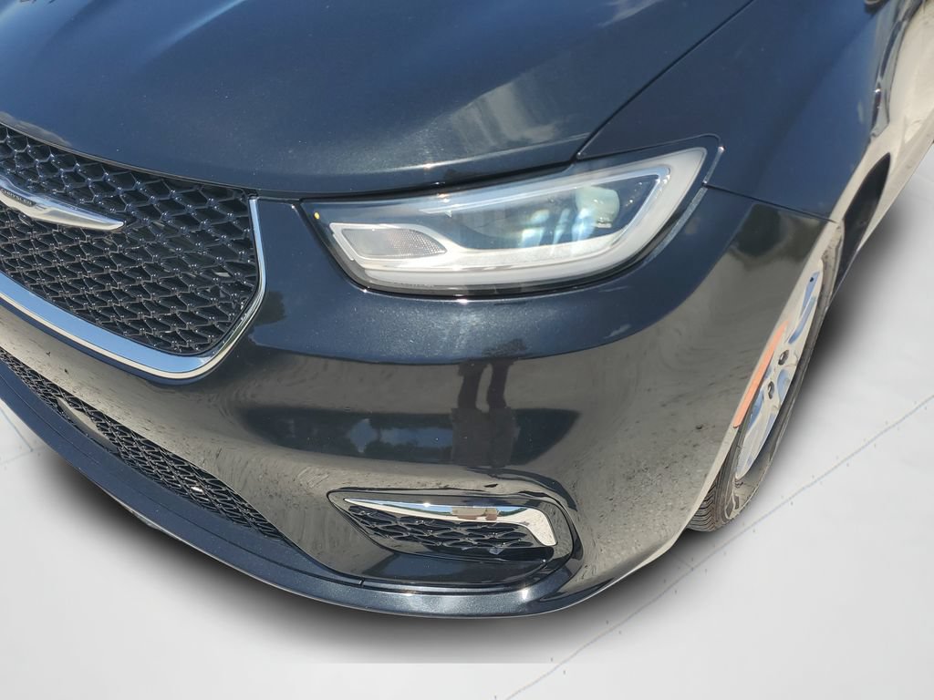 Used 2023 Chrysler Pacifica Touring-L FWD image 23
