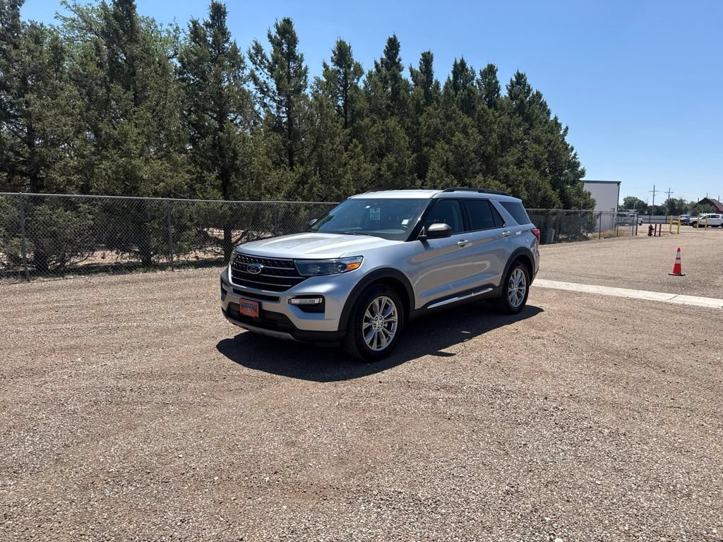 Used 2021 Ford Explorer XLT w/ Equipment Group 202A RWD image 2
