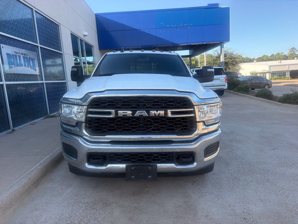 Used 2024 RAM 3500 Tradesman w/ Chrome Appearance Group AWD/4WD image 3