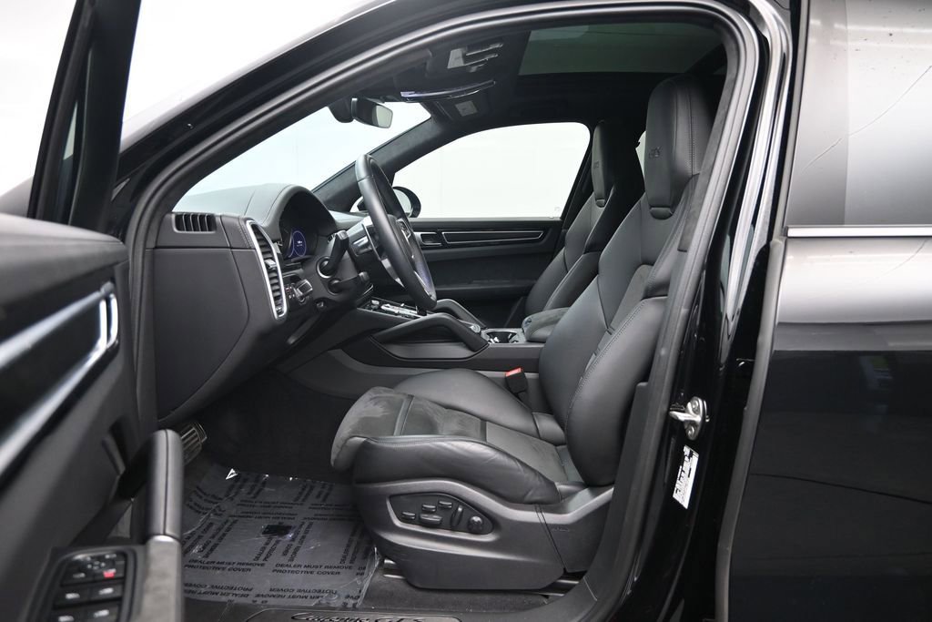 Used 2023 Porsche Cayenne GTS AWD/4WD image 25