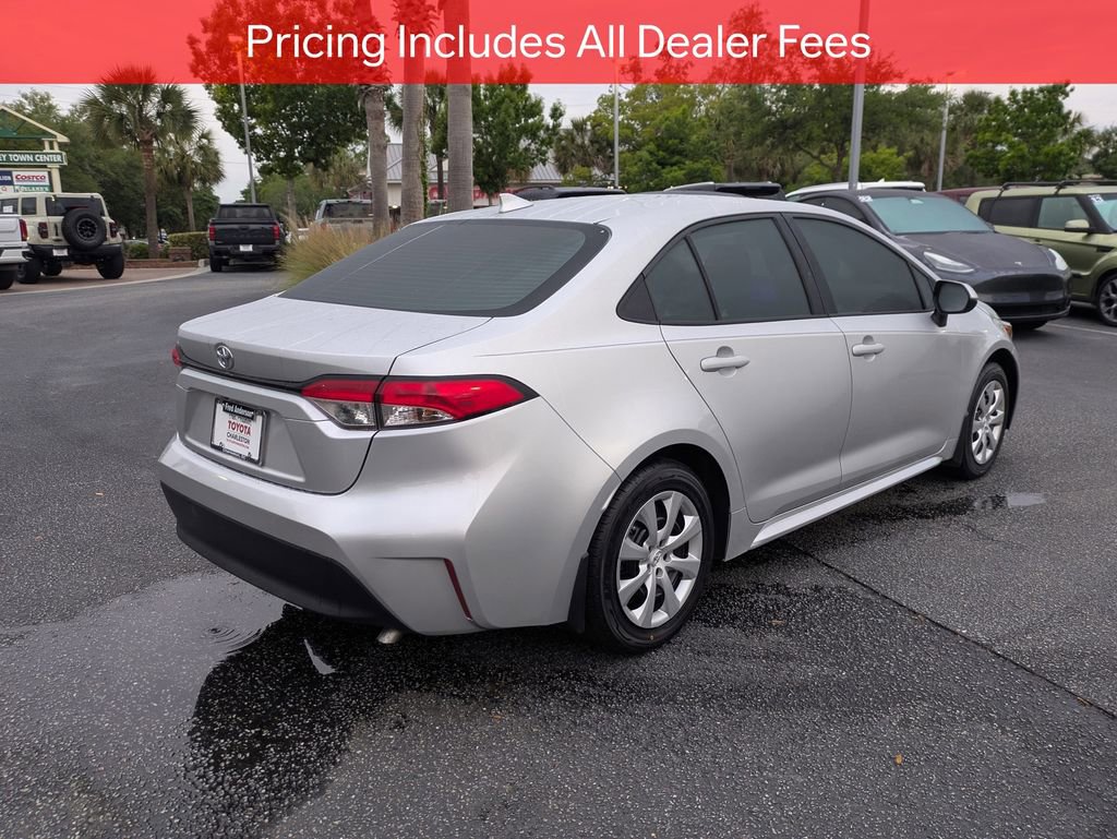 Certified 2025 Toyota Corolla LE FWD image 5