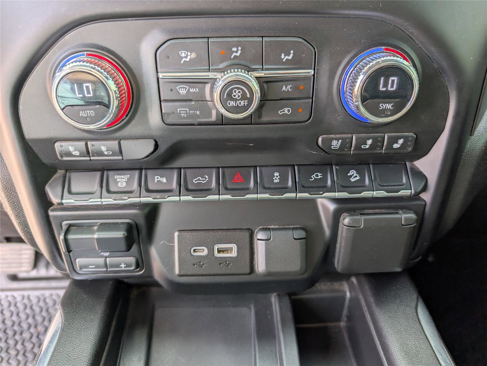 Used 2023 GMC Sierra 3500 AT4 w/ AT4 Preferred Package image 14