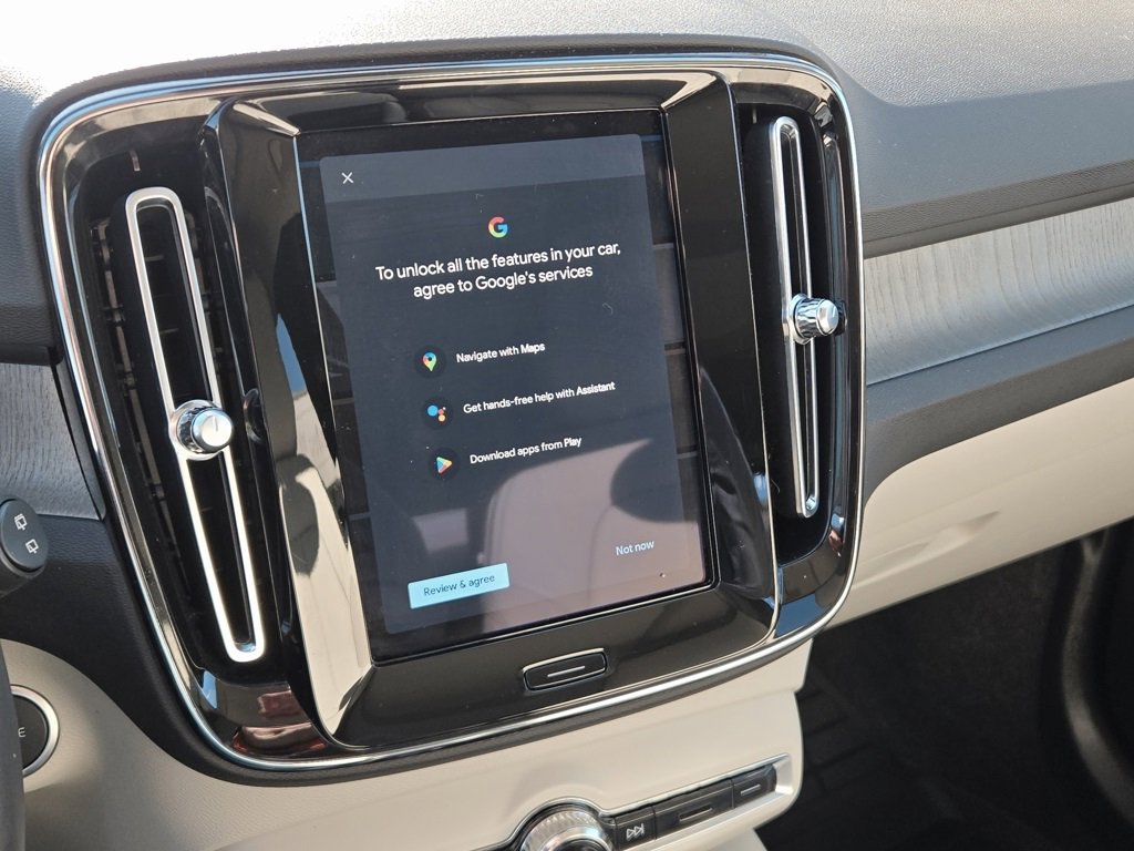 Certified 2023 Volvo XC40 B5 Plus w/ Driver Assist Package image 23