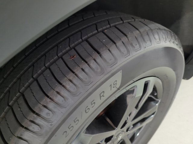 Used 2022 Ford Explorer XLT image 25